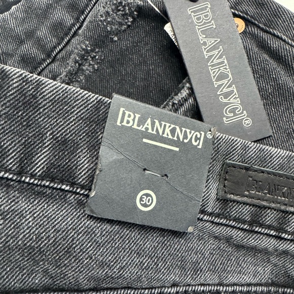 BlankNYC NWT Sabotage Frayed Faded Black Wash High-Rise Shorts Denim Size 30 - Picture 3 of 6